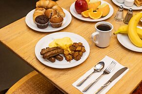 Huntingdon Hotel and Suites