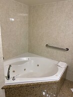 Troy Inn & Suites