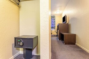 Motel 6 Concordia, MO