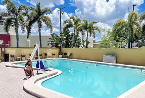 Quality Inn Airport - Cruise Port