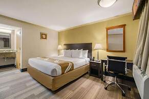 Hibiscus Inn & Suites