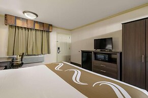 Hibiscus Inn & Suites