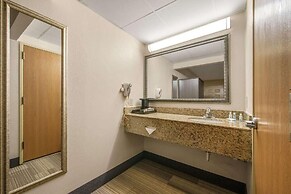 Hibiscus Inn & Suites