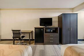 Hibiscus Inn & Suites