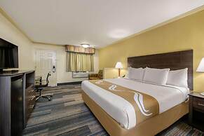 Hibiscus Inn & Suites