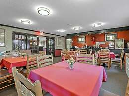 Red Roof Inn Uhrichsville