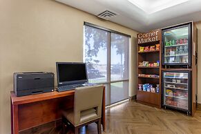Comfort Inn & Suites Phoenix North / Deer Valley