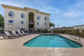 Comfort Inn & Suites Phoenix North / Deer Valley