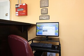 Days Inn by Wyndham Queensbury/Lake George