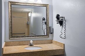 Days Inn by Wyndham Queensbury/Lake George