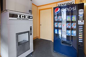 Days Inn by Wyndham Queensbury/Lake George