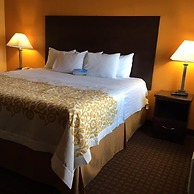 Days Inn by Wyndham Queensbury/Lake George