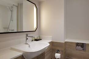 Hilton Cobham