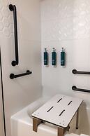 DoubleTree by Hilton Tinton Falls - Eatontown