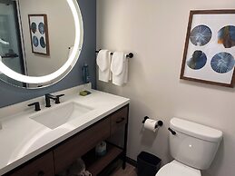 DoubleTree by Hilton Tinton Falls - Eatontown