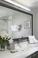 Seven Gables, St. Louis West, a Tribute Portfolio Hotel
