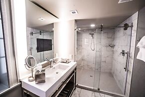 Seven Gables, St. Louis West, a Tribute Portfolio Hotel