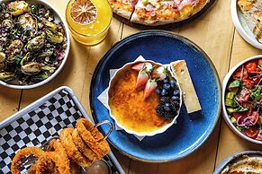 Delta Hotels by Marriott Calgary South