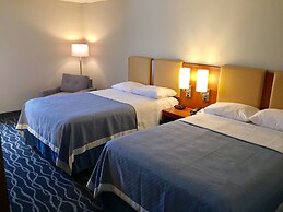 Days Inn & Suites by Wyndham Cincinnati North