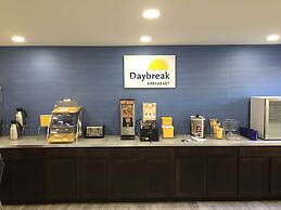 Days Inn & Suites by Wyndham Cincinnati North