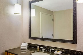 La Quinta Inn & Suites by Wyndham Miami Lakes