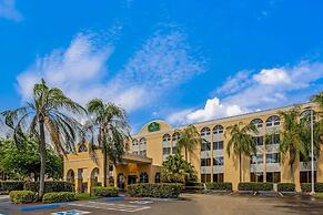 La Quinta Inn & Suites by Wyndham Miami Lakes