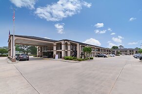 Mockingbird Inn & Suites