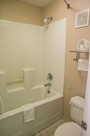 Mockingbird Inn & Suites