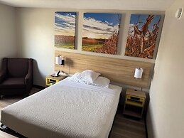 Days Inn by Wyndham Muncie -Ball State University