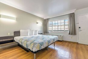 Motel 6 San Jose, CA - Convention Center