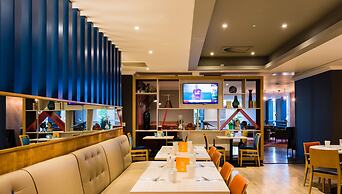 Holiday Inn Leeds Garforth by IHG