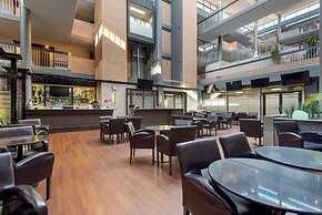 Best Western Plus Village Park Inn