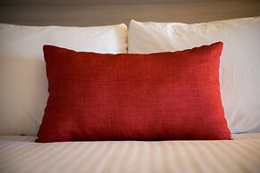 Best Western Plus Village Park Inn