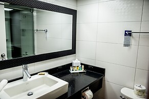 Best Western Plus Village Park Inn