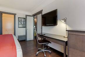 Best Western Plus Village Park Inn