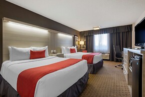 Best Western Plus Village Park Inn