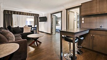 Best Western Plus Village Park Inn