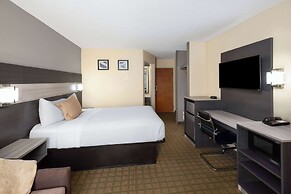 Travelodge by Wyndham Perry National Fairgrounds Area I-75