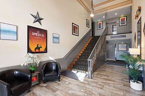 Travelodge by Wyndham Perry National Fairgrounds Area I-75