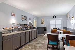 Travelodge by Wyndham Perry National Fairgrounds Area I-75