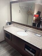 Royal Inn & Suites