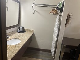 Royal Inn & Suites