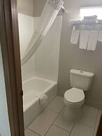 Royal Inn & Suites