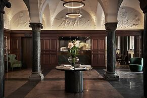 Ascot Hotel