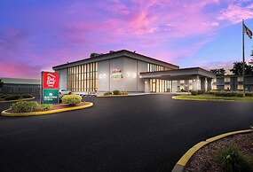 HomeTowne Studios by Red Roof Painted Post