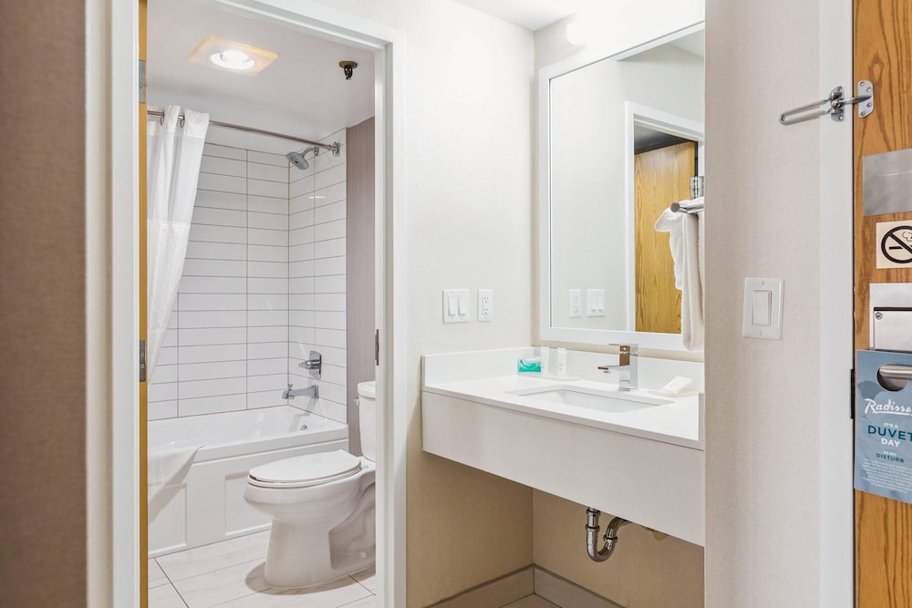 Radisson Hotel & Conference Centre West Edmonton