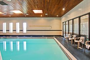 Radisson Hotel & Conference Centre West Edmonton