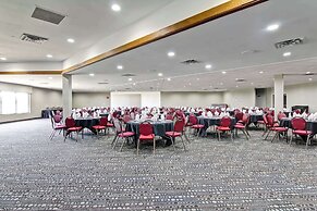 Radisson Hotel & Conference Centre West Edmonton