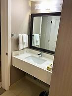 Radisson Hotel & Conference Centre West Edmonton