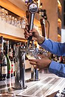 Delta Hotels by Marriott Detroit Novi